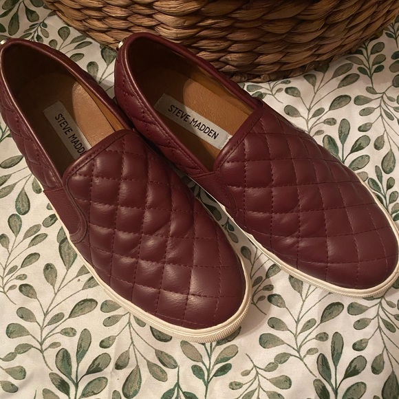 Steve Madden slip on Shoes - Picture 2 of 4